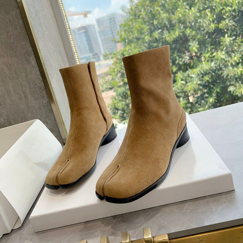 Fall/Winter 2025 Tabi Chelsea Boots