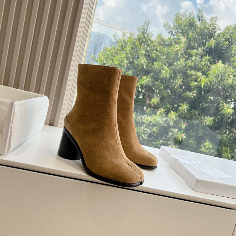 Fall/Winter 2025 Tabi Chelsea Boots