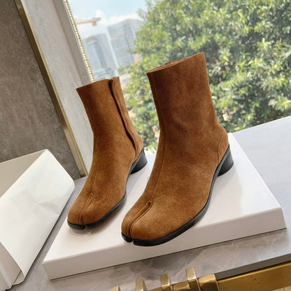 Fall/Winter 2025 Tabi Chelsea Boots